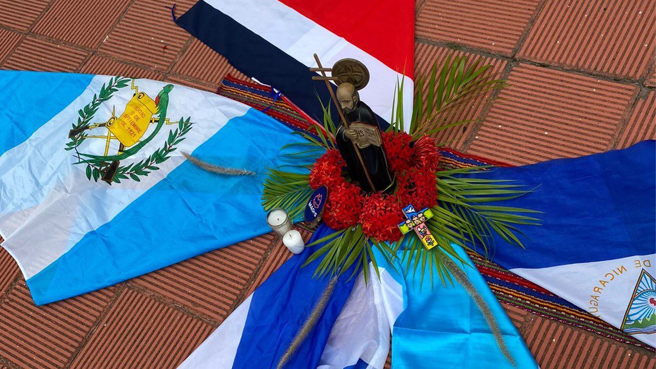 Nos hacemos presente en tu realidad