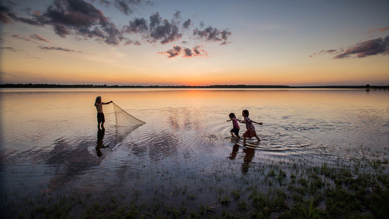 Dios nos lleva al prójimo, y el prójimo nos lleva a Dios